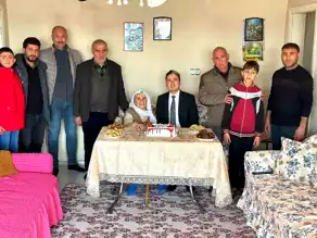 89 Yaşındaki Kadına Sürpriz Doğum Günü Kutlaması