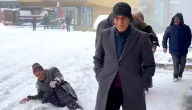 Ağrı'da Buzlanma Tehlikesi: Yollar Kaygan!