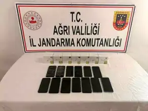 Ağrı'da Kaçak Telefon ve Kulaklık Operasyonu
