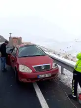Ağrı'da Takla Atan Araç: 2 Yaralı