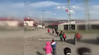 Öğretmene Uzaktan Duygu Dolu Sürpriz