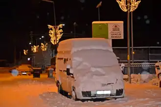 Kar Yağışı Doğu Anadolu'da Ulaşımı Felç Etti