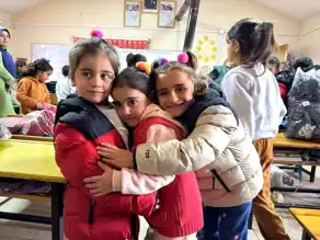 Ağrı'daki Köy Çocuklarına Kış Sürprizi