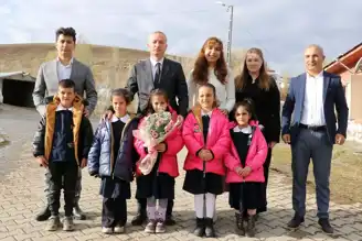 Doğu Anadolu'da Bir Öğretmen, 6 Öğrencisinin Geleceğini Kuruyor