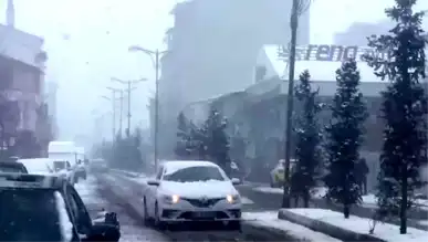 Patnos'ta Yoğun Kar Yağışı: Köyler Ulaşıma Kapandı