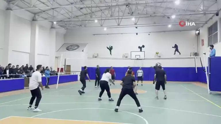 Şehit Öğretmenler Anısına Voleybol Turnuvası