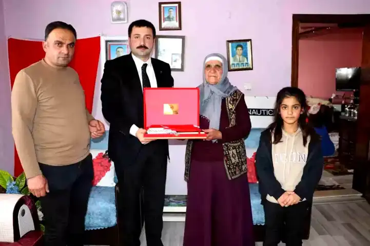 Diyadin Kaymakamı Şehit Ailesini Ziyaret Etti