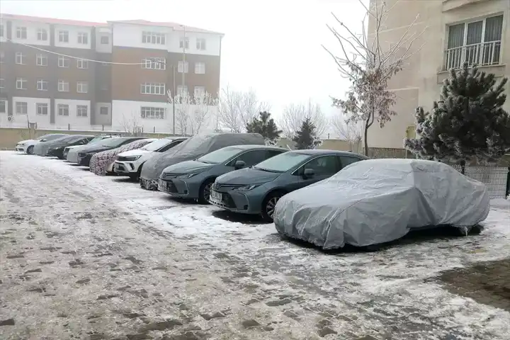 Ağrı'da Hayat Dondurucu Soğuklar Altında Dondu