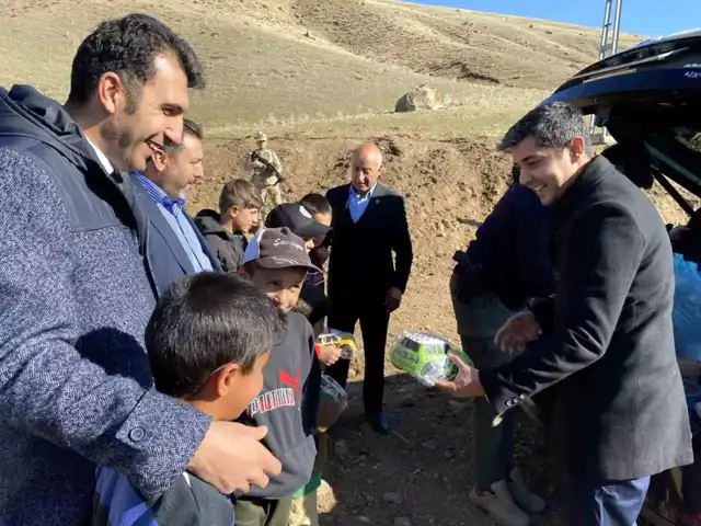 Kaymakam, Köyleri Ziyaret Etti, Vatandaşlarla Buluştu